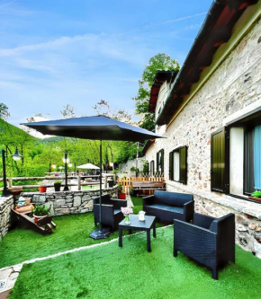 Charming House in Ogassa, Perfect for 10 Guests